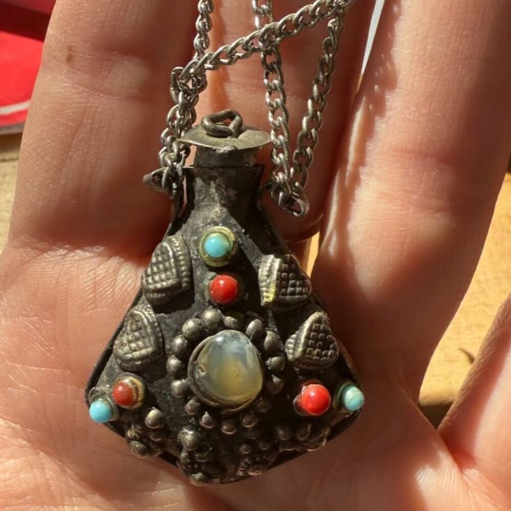 Magical Vintage Perfume/Poison Bottles Pendance Necklace